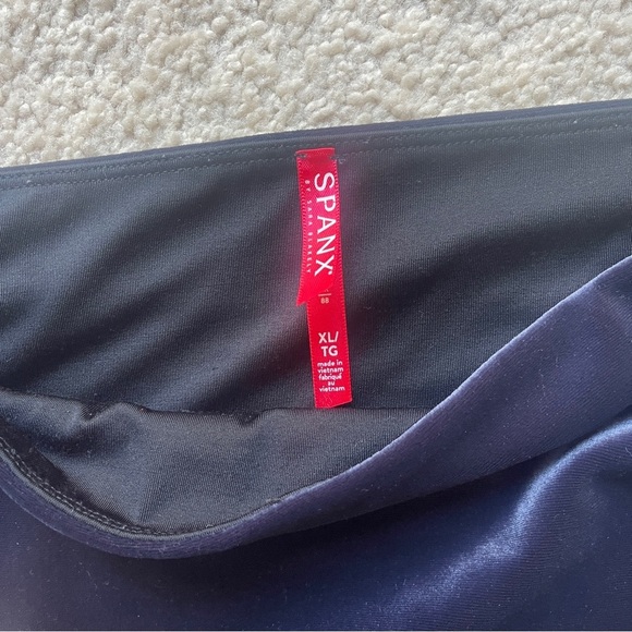 Spanx Velvet Leggings Navy Blue Regular - Picture 3 of 5